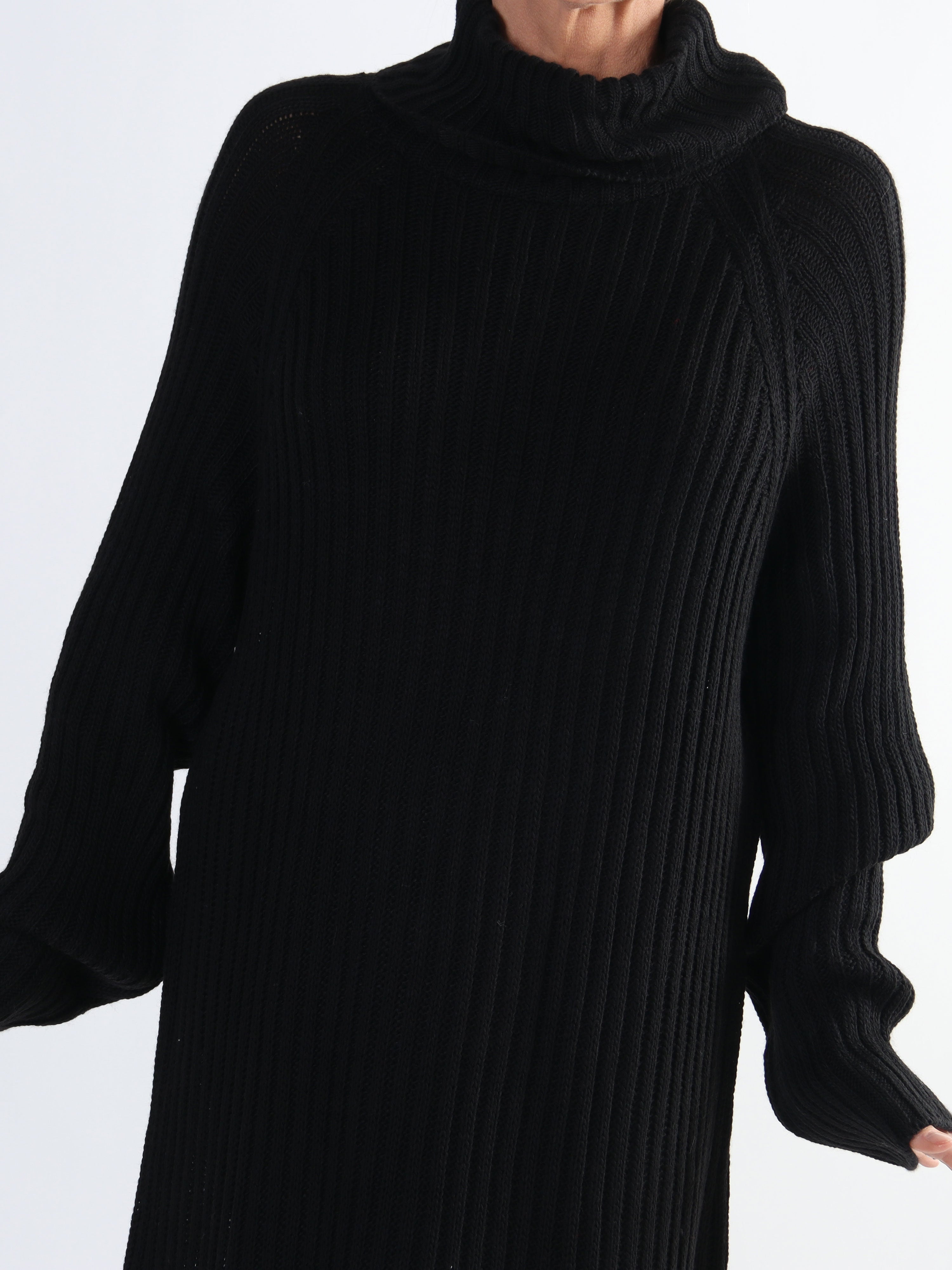 Milu - Lang plus size strikkjole med rib